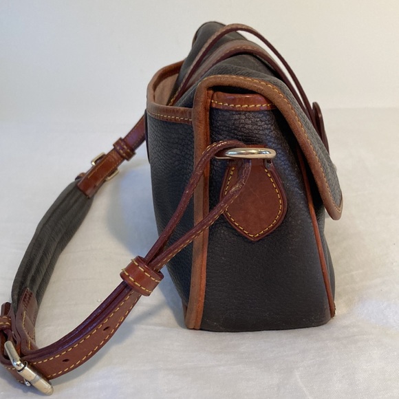 Dooney & Bourke pebbled leather duck logo bag - Picture 3 of 16